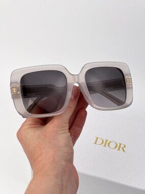 Dior DIORSIGNATURE S11F Sunglasses Brown Oversized Square Grey Gradient 78A1